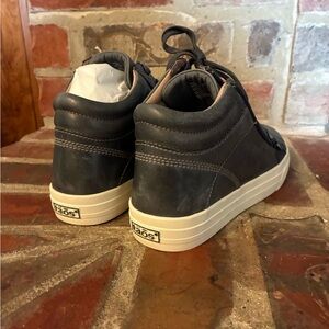 Taos Footwear Women’s Gray High-Top Sneakers